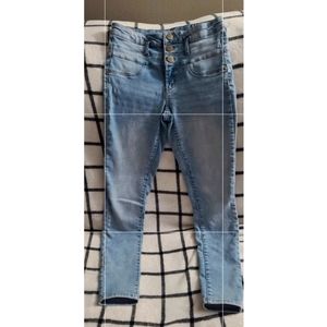 Size 7 No boundaries mid rise skinny jeans